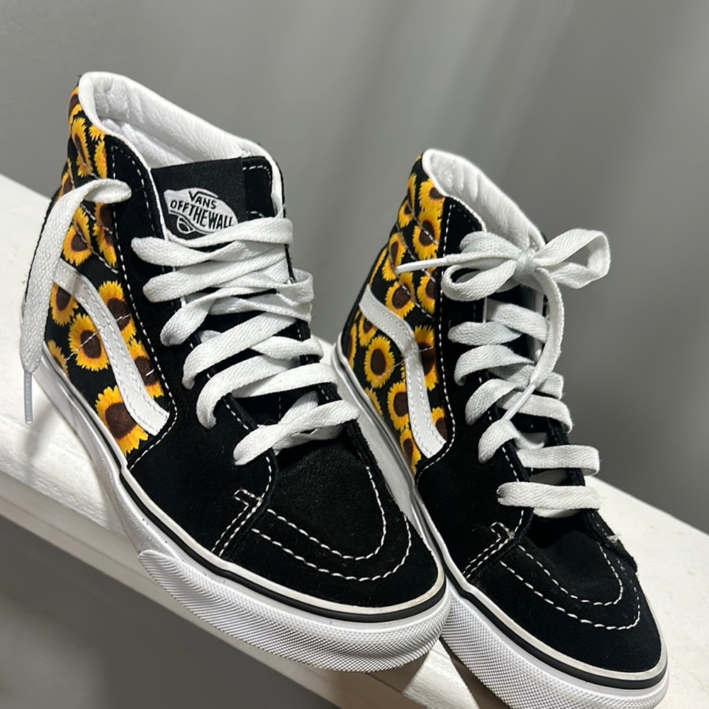 Vans Sunflower Pattern High-Tops in Black and Yellow